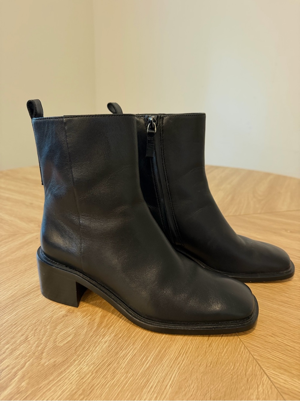 Everlane Black Leather Ankle Boots Side Zip Block Heel Size 6